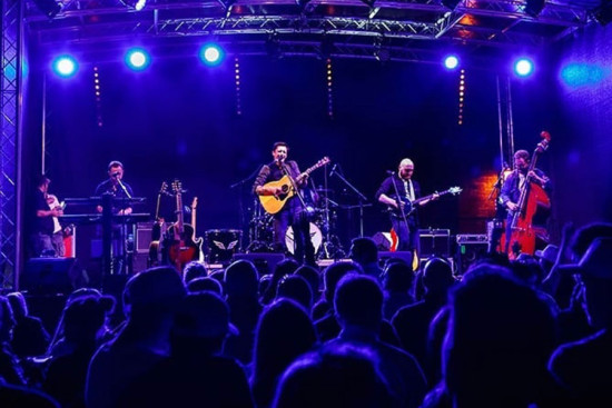 Chasing Mumford promotional photo